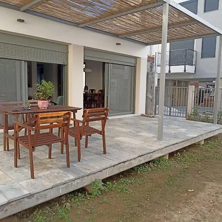 Casa de Férias Cube House - Detached With Garden And Parking