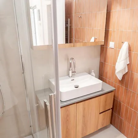 Cube House - Detached With Garden And Parking Volos