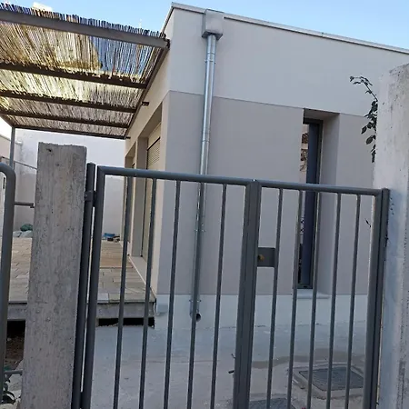 Casa de Férias Cube House - Detached With Garden And Parking