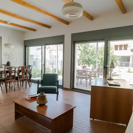 Cube House - Detached With Garden And Parking * 볼로스