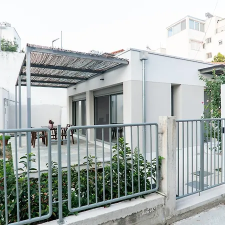 Cube House - Detached With Garden And Parking 펜션 볼로스