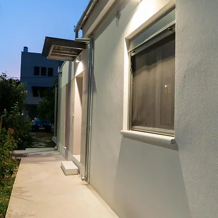 펜션 Cube House - Detached With Garden And Parking *