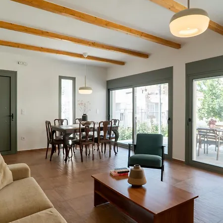 Cube House - Detached With Garden And Parking بيت للعطل