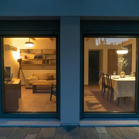 Cube House - Detached With Garden And Parking 펜션