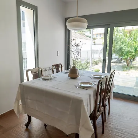 Cube House - Detached With Garden And Parking بيت للعطل *
