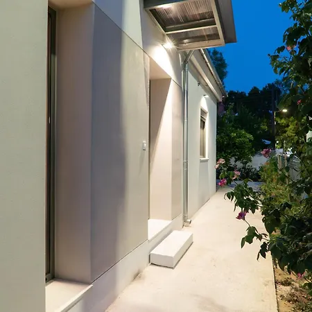 Cube House - Detached With Garden And Parking بيت للعطل *